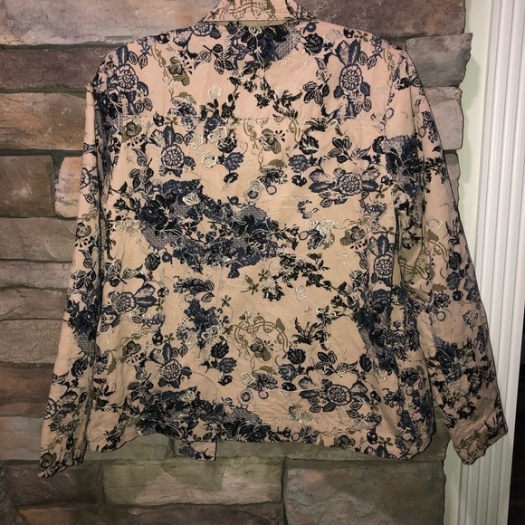 Tantrums size small button down blazer - Picture 6 of 15